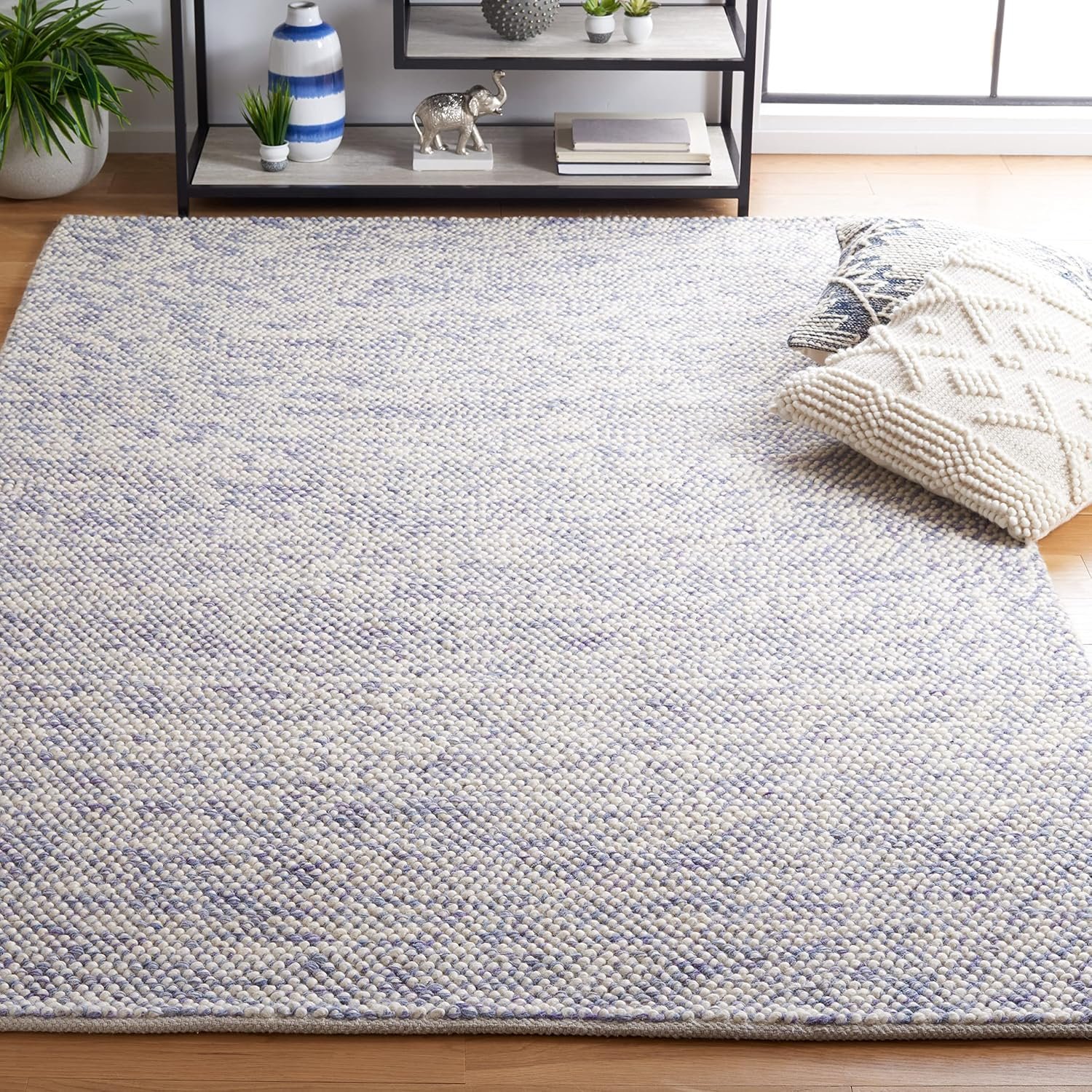 SAFAVIEH Natura Collection Area Rug – 6′ x 9′, Blue & Ivory, Handmade Wool, Ideal for High Traffic Areas in Living Room, Bedroom (NAT182M)
